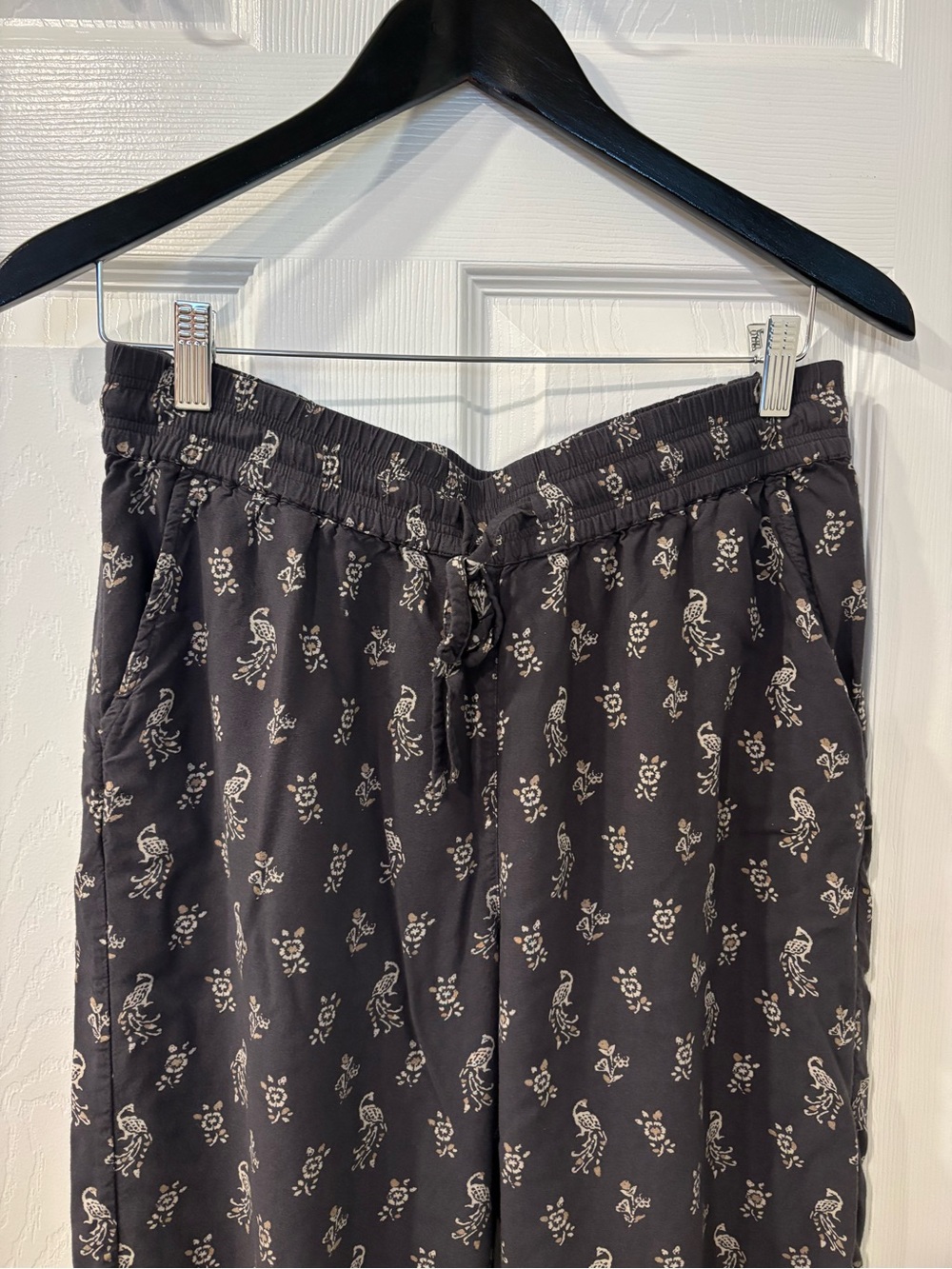 Grey Printed Drawstring Pants - Picture 2 of 12